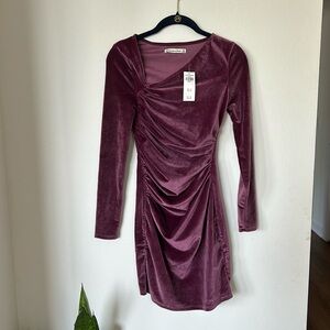 NWT Abercrombie Long Sleeve Velvet Dress